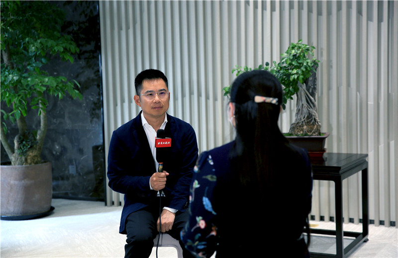 2020年5月6日，北京電視臺就“疫情當前，建筑行業如何做好復工復產工作”，到創世大發北京集團實地走訪，創世大發北京集團總裁張向洪作為朝陽區人大代表接受訪問。