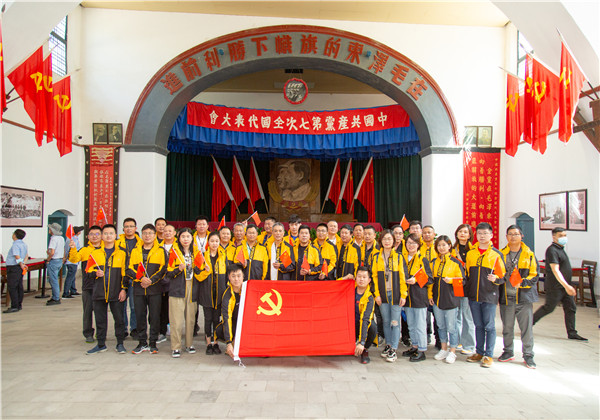 重溫崢嶸歲月 學(xué)習(xí)延安精神——創(chuàng)世大發(fā)六建黨史學(xué)習(xí)走進(jìn)延安