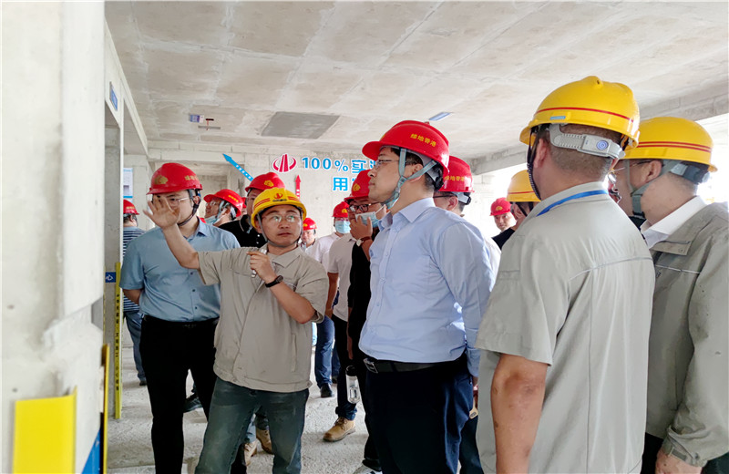 2023年5月10日，綠地香港集團華南區域公司工程對標培訓觀摩會在創世大發八建南寧綠地朗峯A地塊項目舉行。