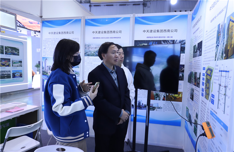 2023年11月16日至18日第三屆川渝住房城鄉建設博覽會在成都召開，西南公司攜集團SWP自主研發鋼平臺提升技術、鋼結構棧道全過程關鍵建造技術參加會議。